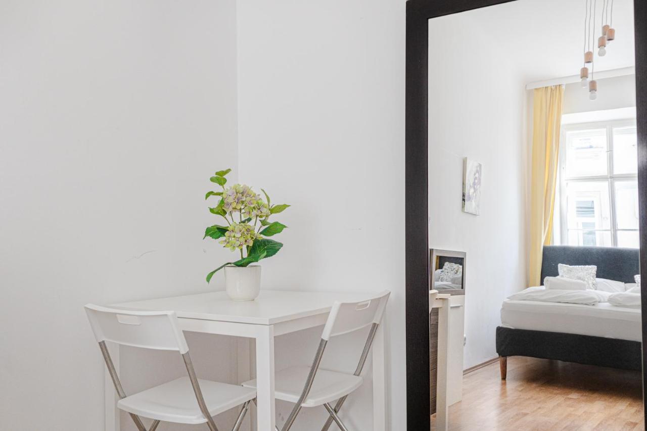 Central Belvedere 3Br Shared Apartment - 12 Min From City Center Вена Экстерьер фото