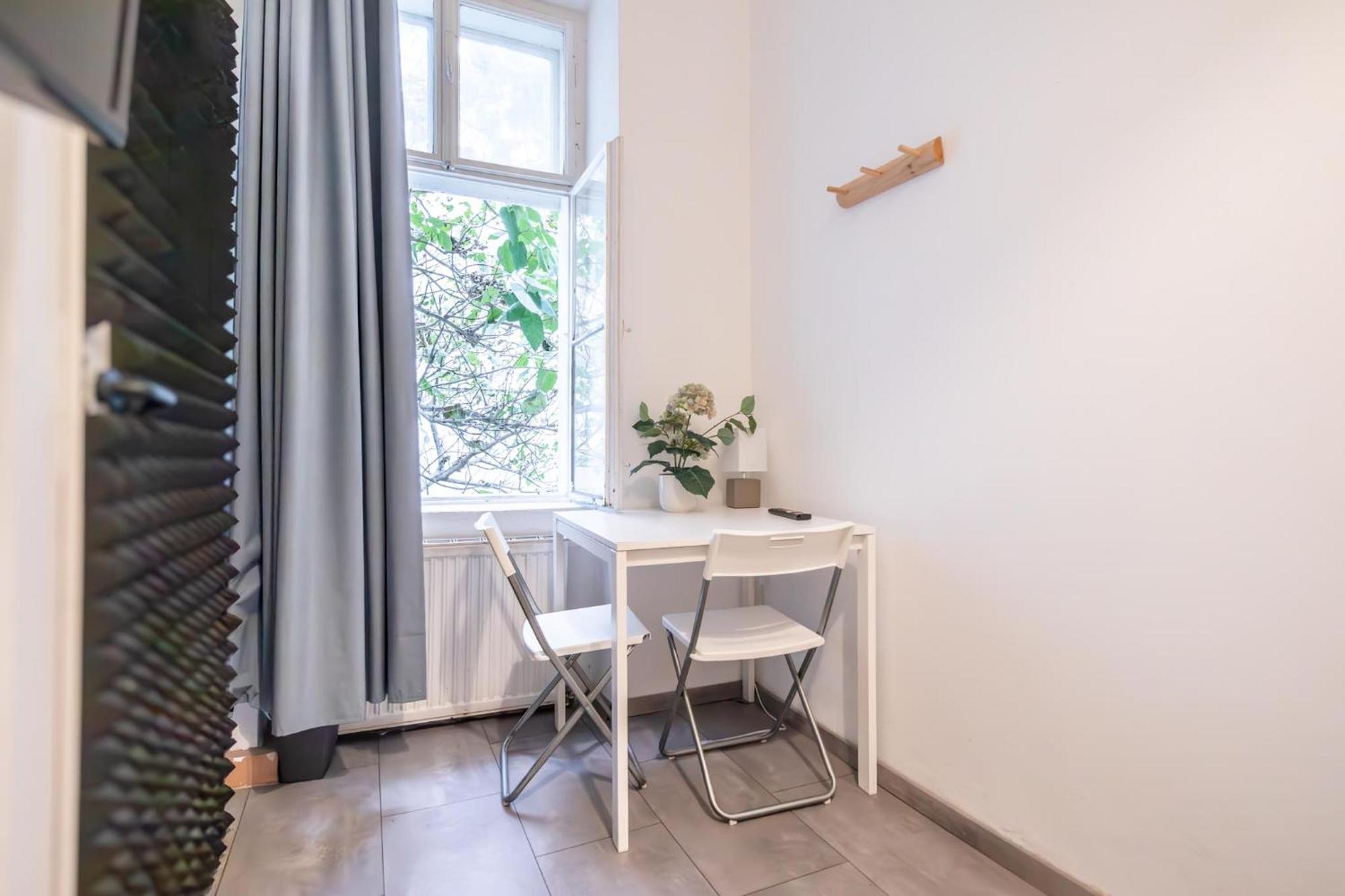 Central Belvedere 3Br Shared Apartment - 12 Min From City Center Вена Экстерьер фото