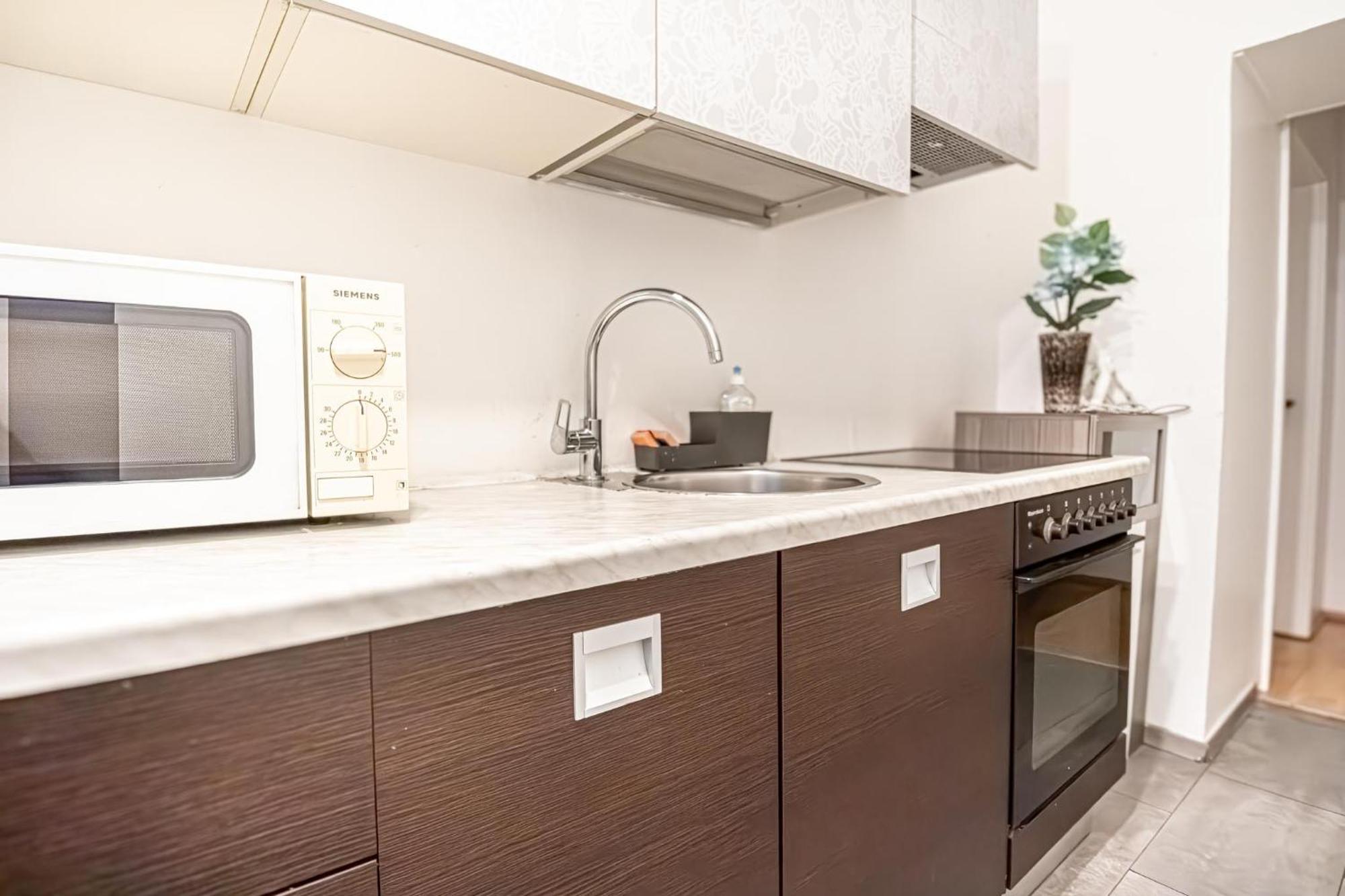 Central Belvedere 3Br Shared Apartment - 12 Min From City Center Вена Экстерьер фото